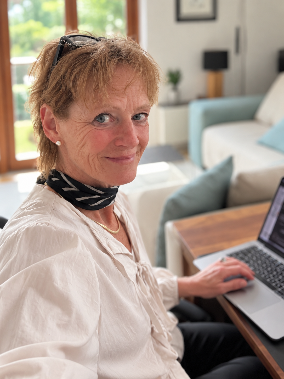 Heike Boschmann an ihrem Arbeitsplatz