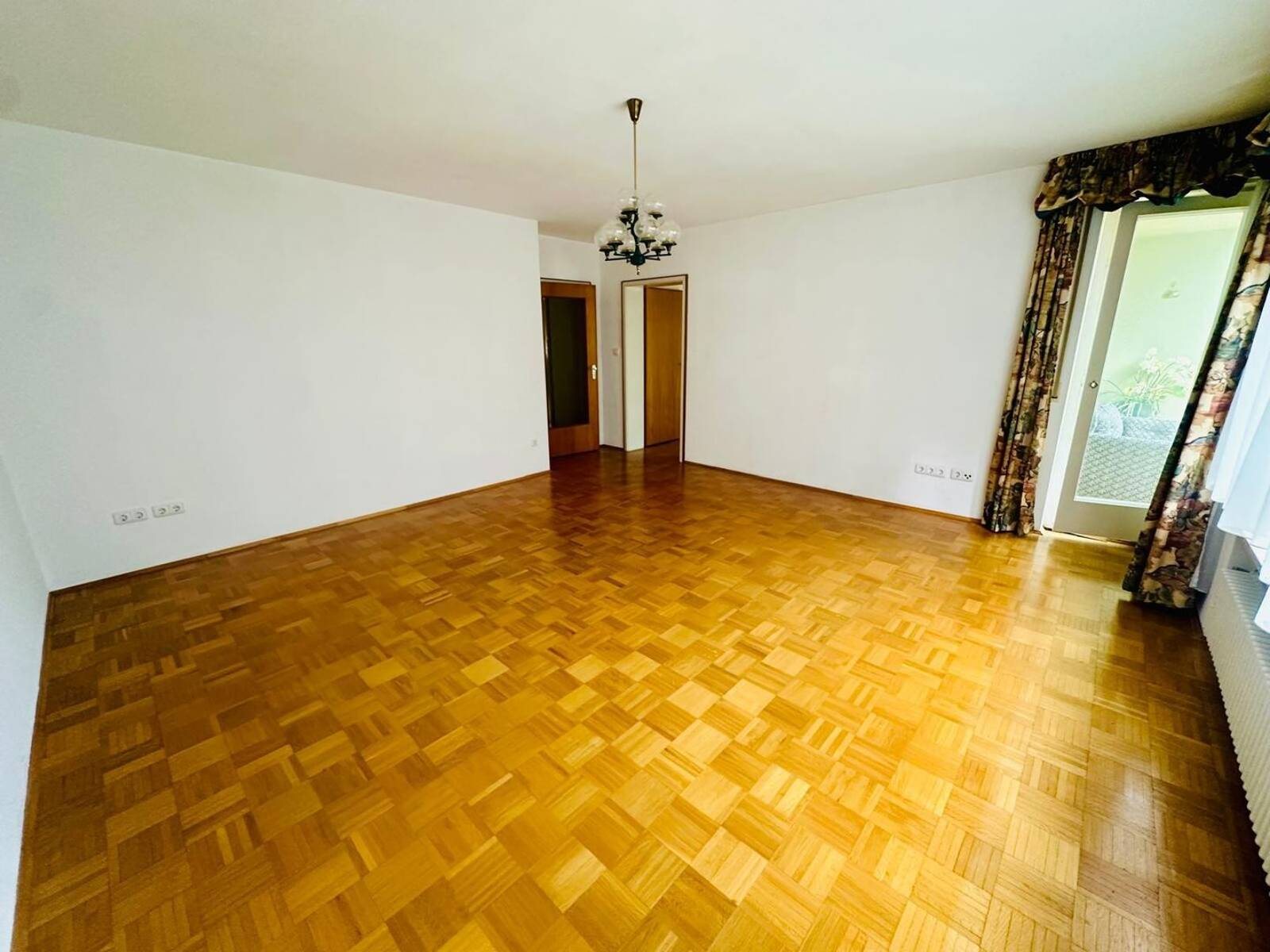 Raum für Ideen – Zimmer mit Parkett